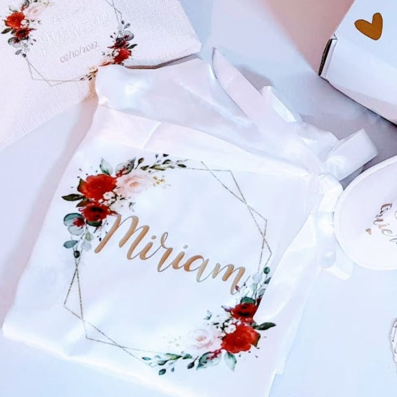 Bata de satén de novia blanca personalizada modelo PREMIUM