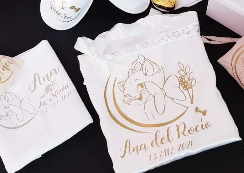 Bata de satén de novia blanca personalizada modelo PREMIUM
