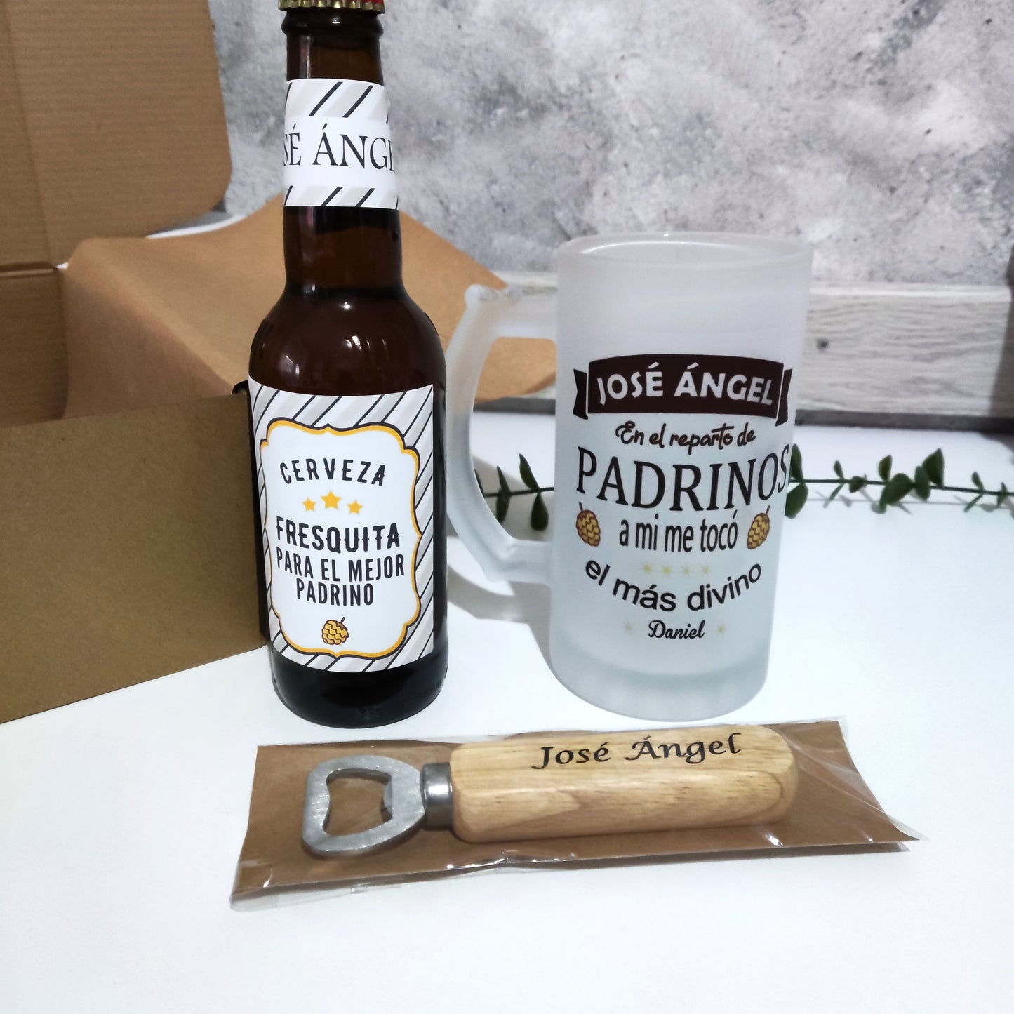 kit regalo con jarra de cerveza  para padrinos/madrinas