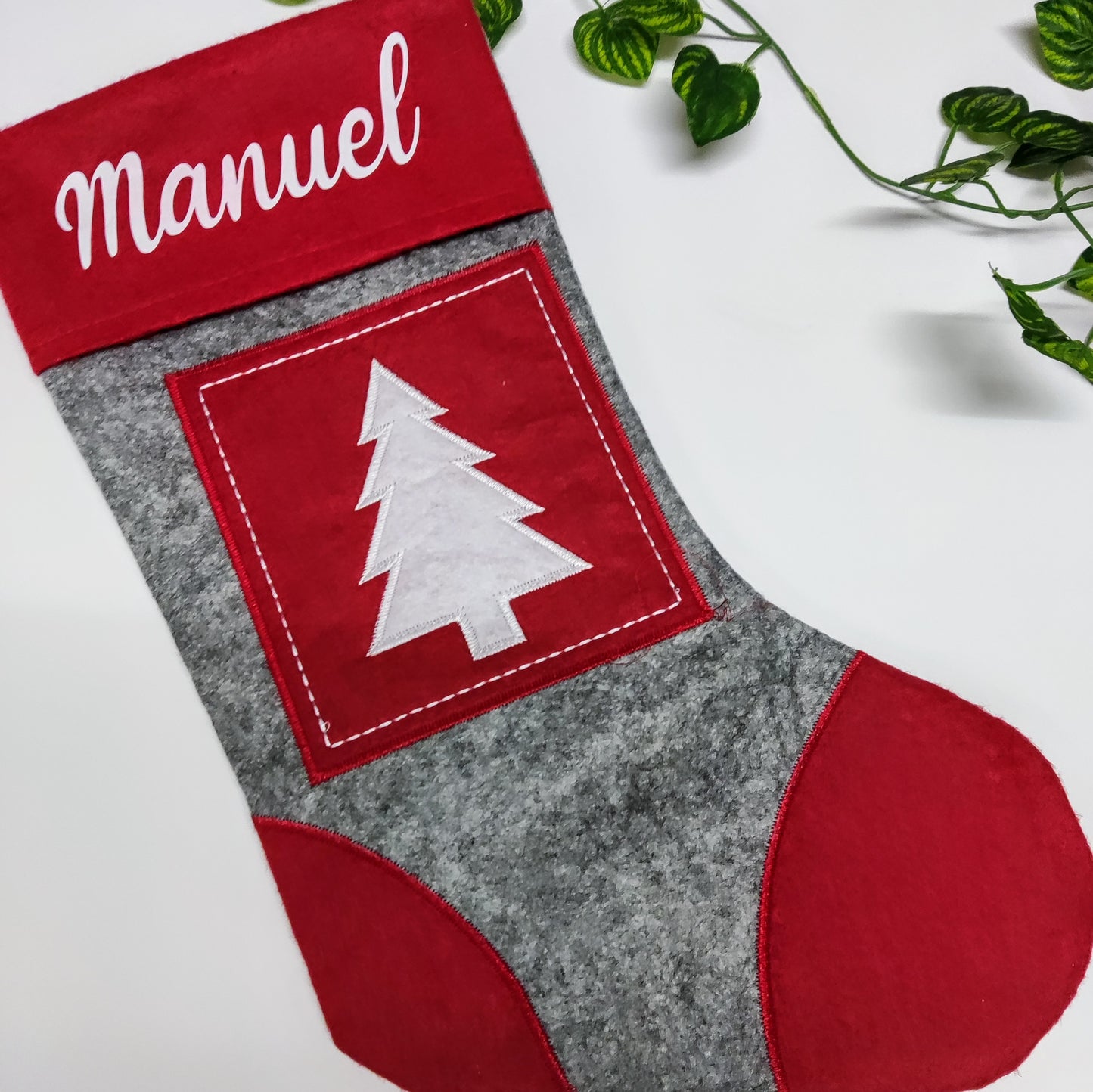 🎄 Calcetín de Navidad gris y rojo personalizado