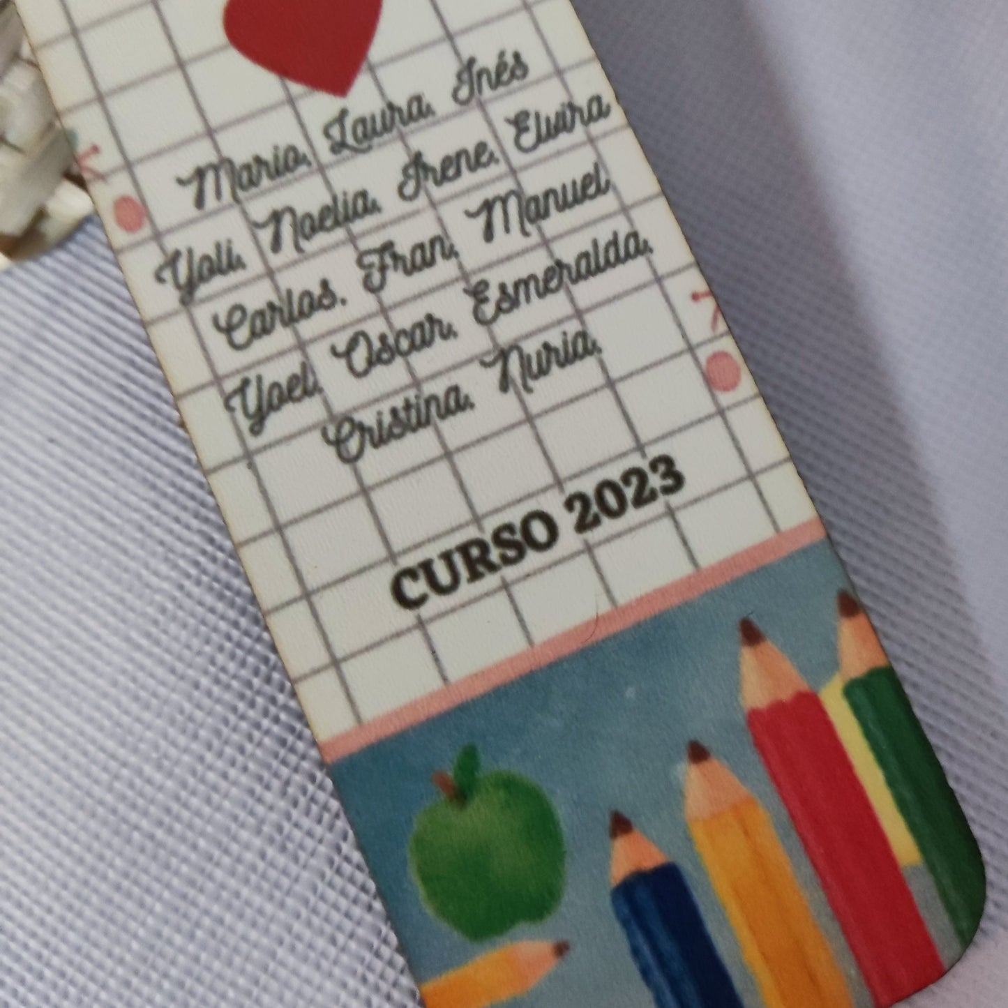 Marcapáginas para profesores con el nombre de todos los alumnos
