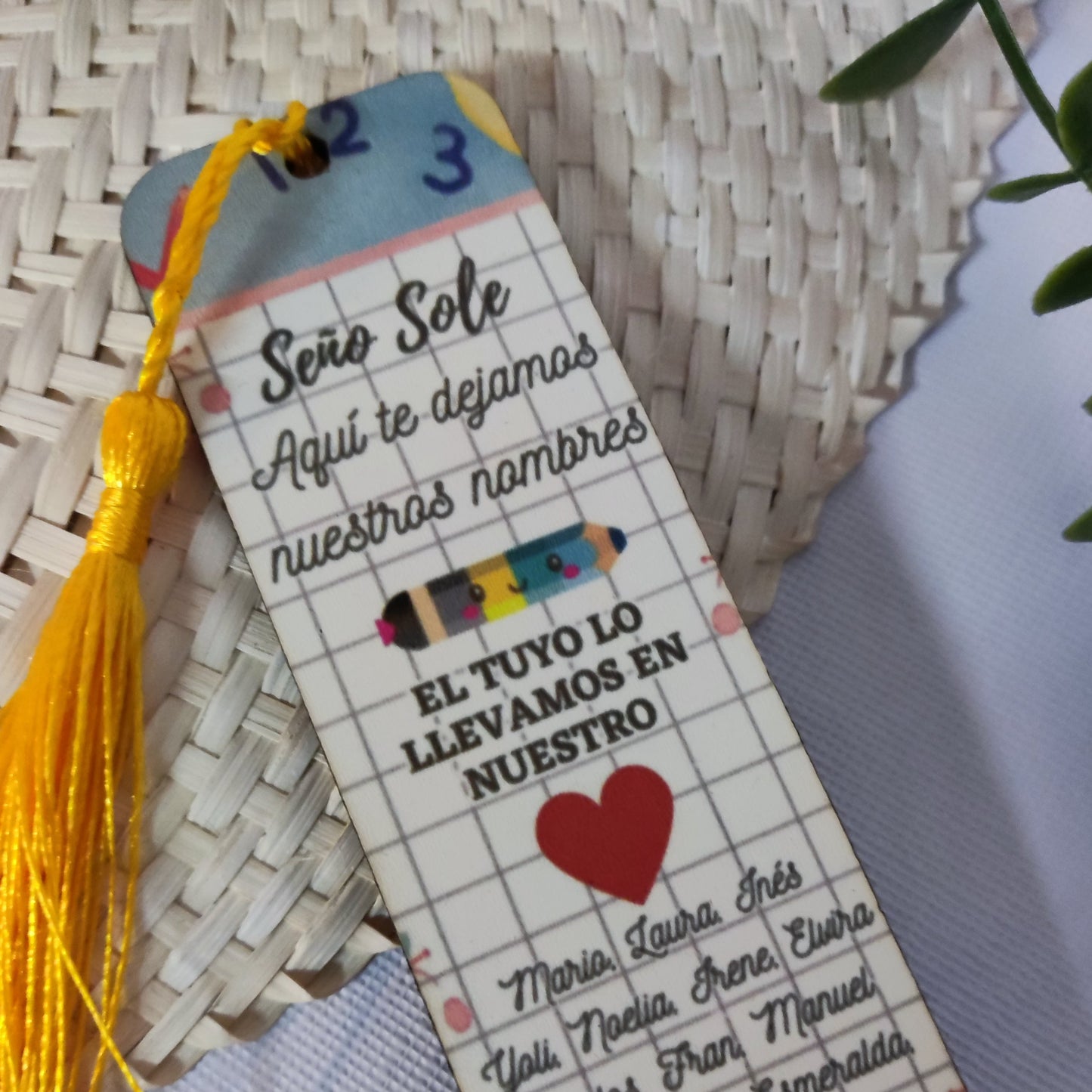 Marcapáginas para profesores con el nombre de todos los alumnos