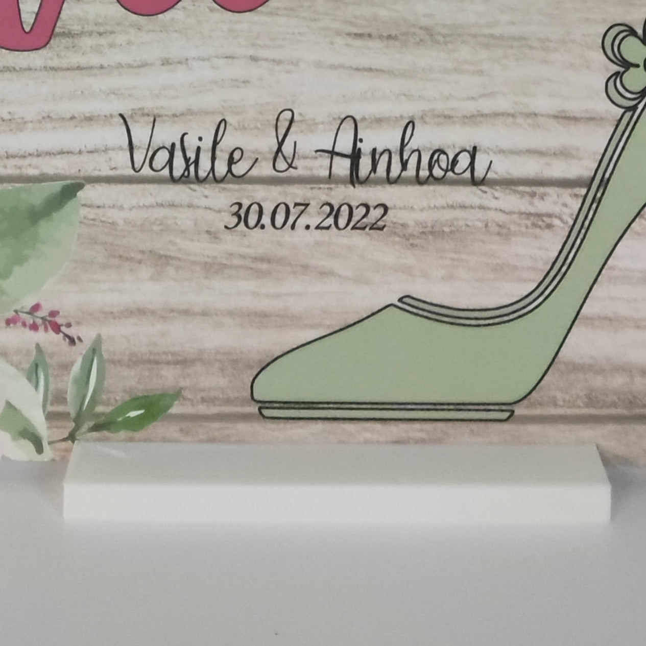 Cartel decorativo tacones con diseño floral en tonos azules