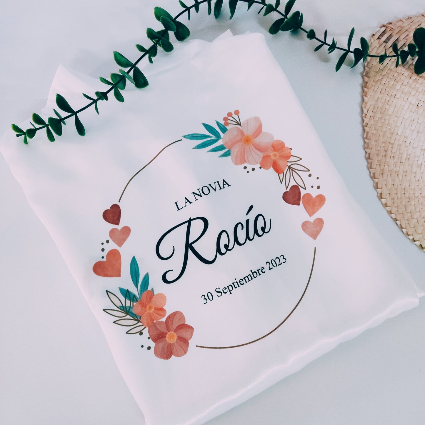 Bata de satén de novia blanca personalizada modelo PREMIUM
