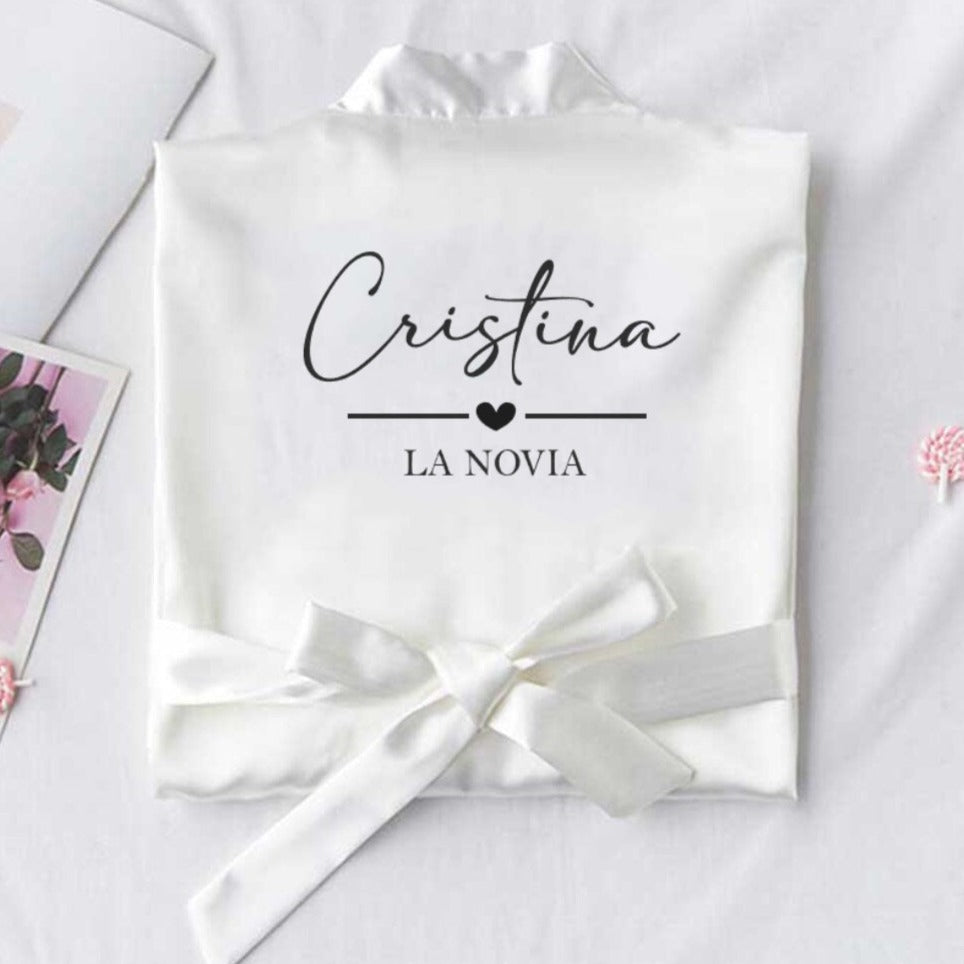 Bata de satén de novia blanca personalizada modelo PREMIUM