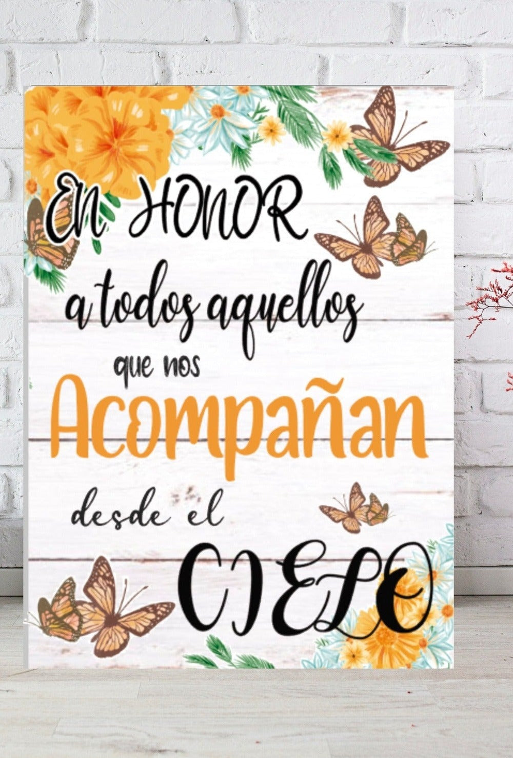 Cartel decorativo con diseño mariposas naranjas un trocito de cielo