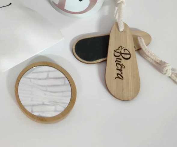 Kit regalo mujer personalizado con diseño inicial floral tonos Salmon