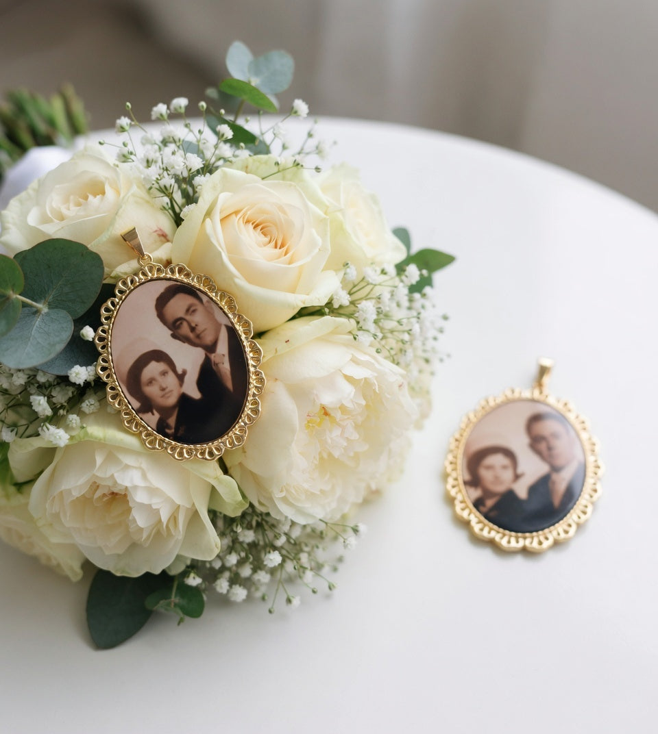 Camafeo para Novias: Personaliza tu Ramo Dorado