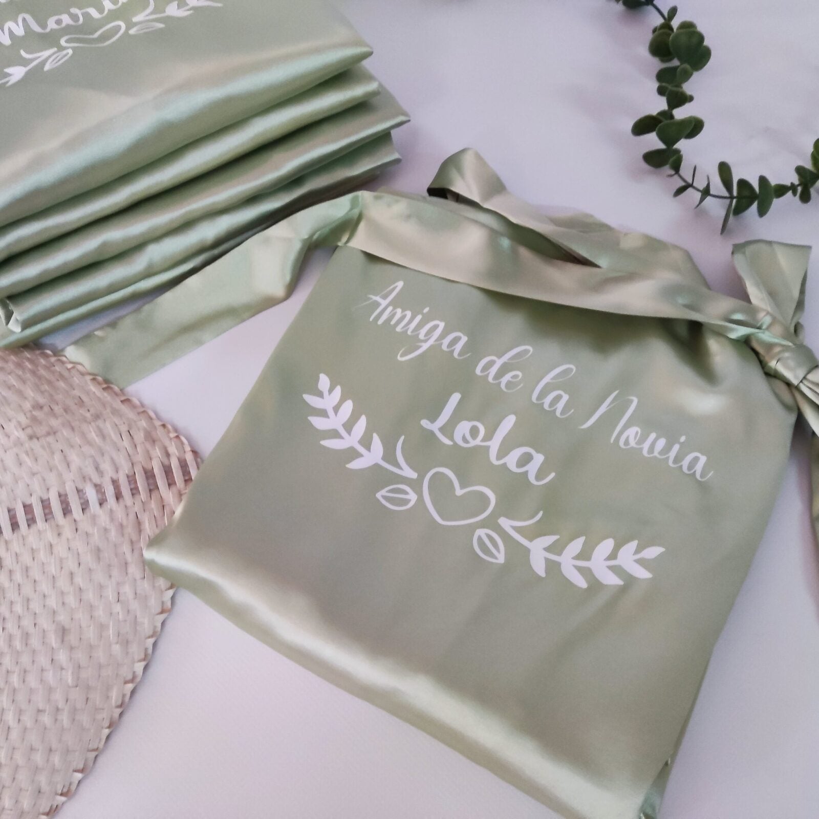 bata personalizada para damas de honor – regalo original Entrededos