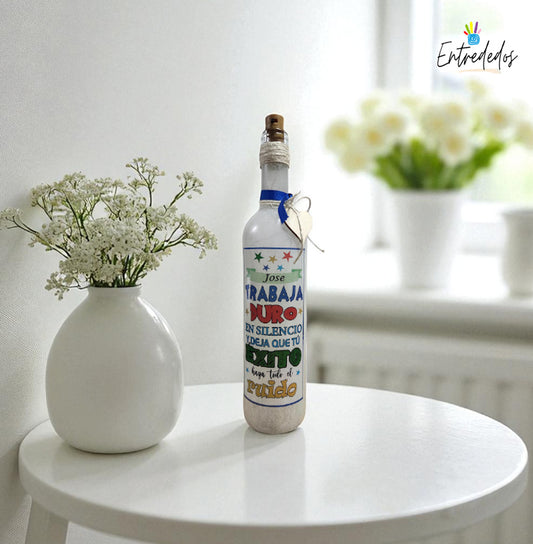 Botella luminosa personalizada con nombre y mensaje decorativo