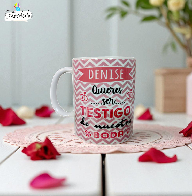 Esta taza con nombre personalizado es un regalo práctico y único, ideal para disfrutar del café o té. Personalízala con nombre, iniciales o mensaje especial y convierte un detalle cotidiano en un recuerdo inolvidable.