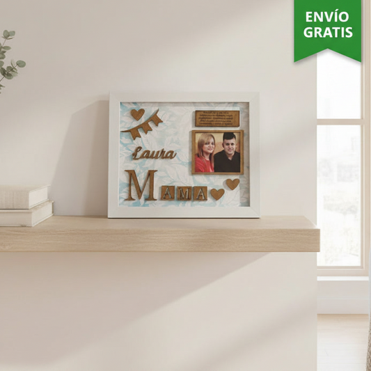 Marco y lámina con detalles en madera