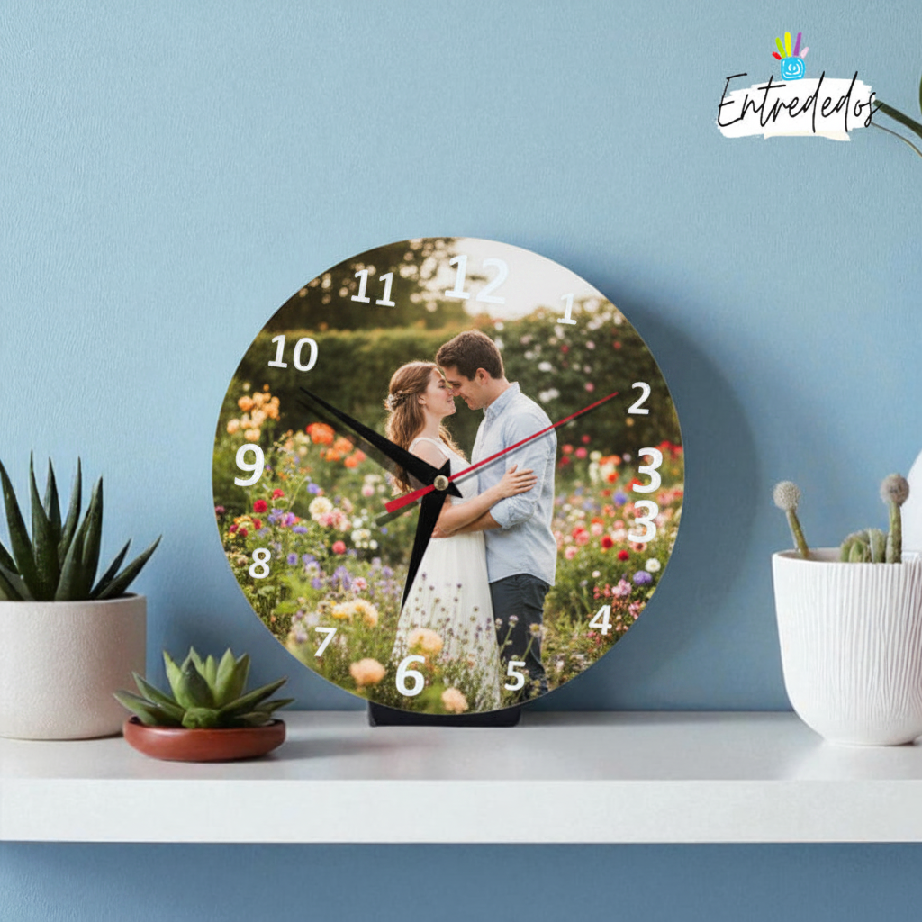 Reloj de madera con fotos personalizado