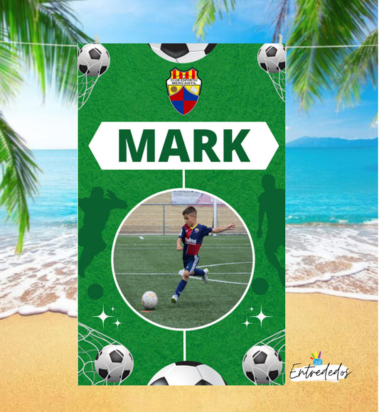 Esta toalla personalizada con nombre es un regalo práctico y elegante, ideal para cumpleaños, aniversarios, deportes o uso diario. Personalízala con el nombre del destinatario y convierte un detalle útil en un regalo único y memorable.