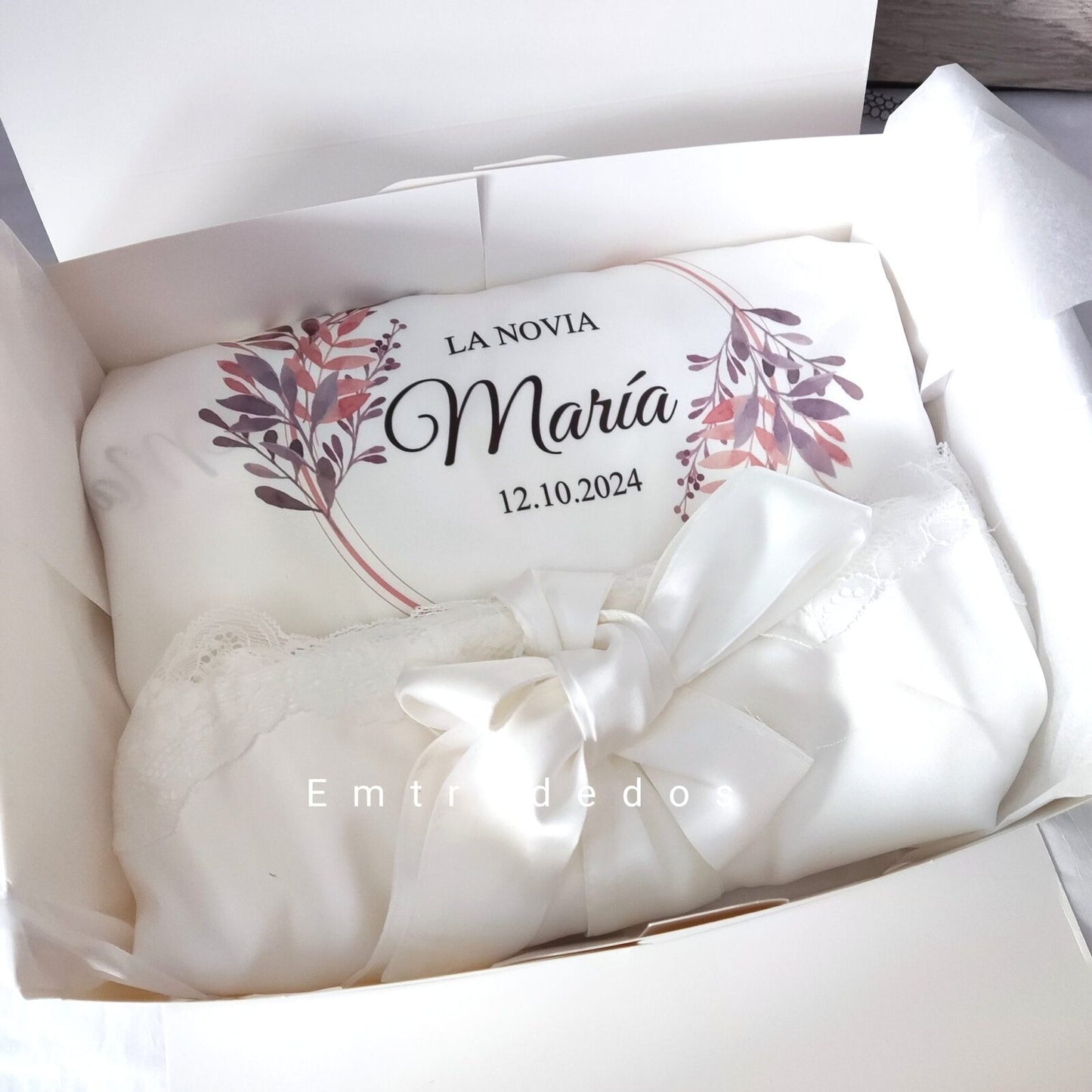 bata personalizada para novias – regalo original Entrededos