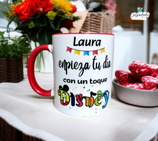 Taza personalizada con la frase “Sofía, empieza tu día con un toque Disney”, interior rojo, 300 ml, apta para lavavajillas
