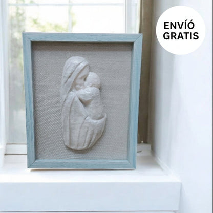 Cuadro El Tierno Abrazo de la Virgen María – Marco Natural/Azul
