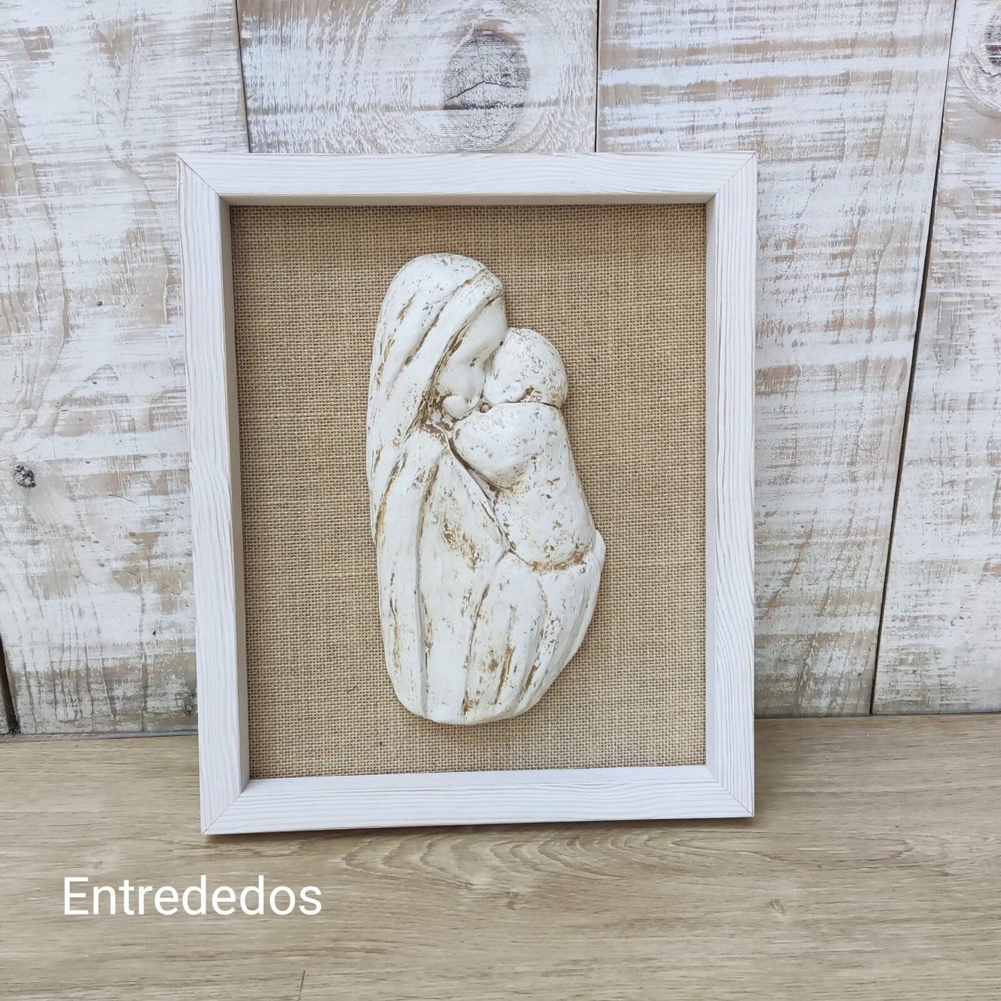 Cuadro El Tierno Abrazo de la Virgen María – Marco Natural/Yute
