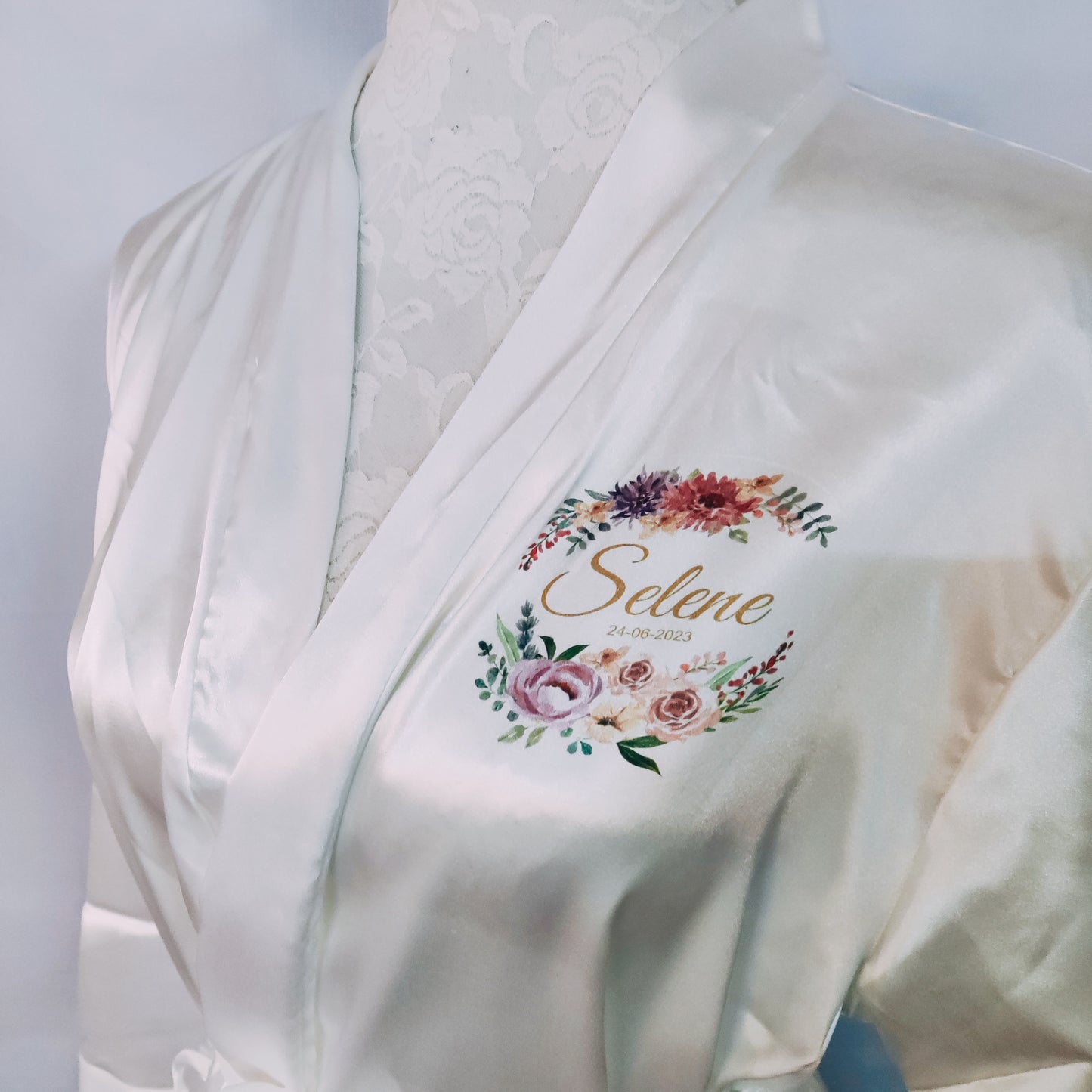 Bata de satén de novia blanca personalizada tipo KIMONO (Talla hasta la 3xl)