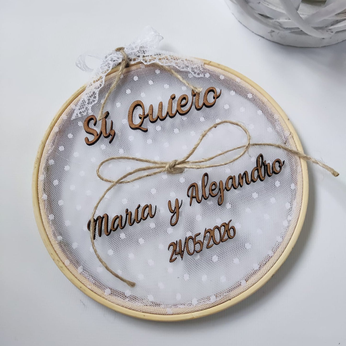 Bastidor Porta Alianzas de Tela con Letras en Madera Personalizado