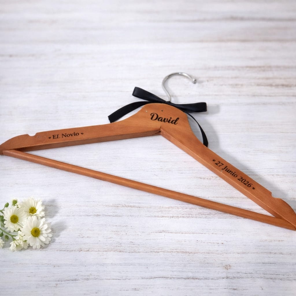 Perchas Personalizadas: El Regalo Perfecto en color Natural