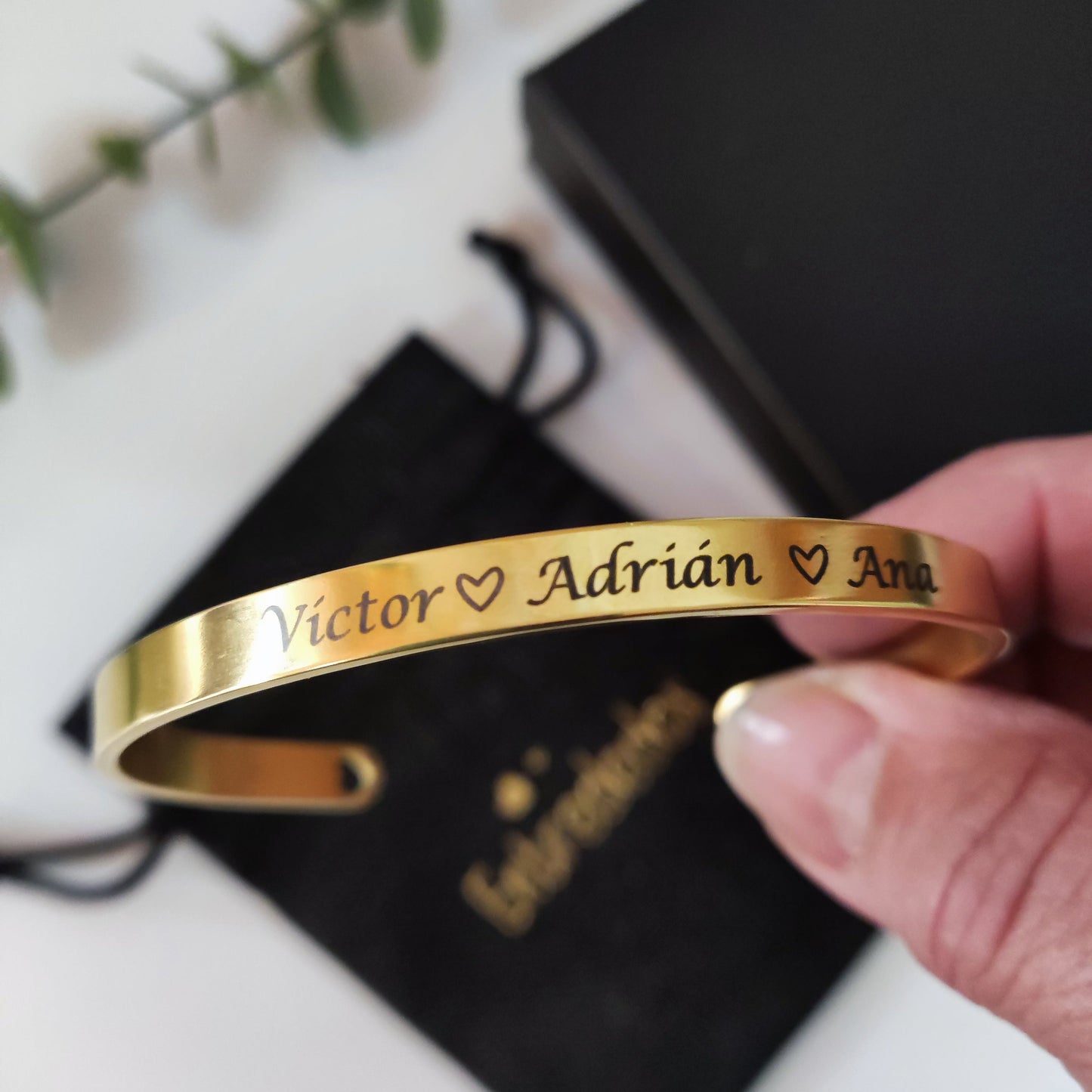 Brazalete o pulsera de acero inoxidable con frases o nombres